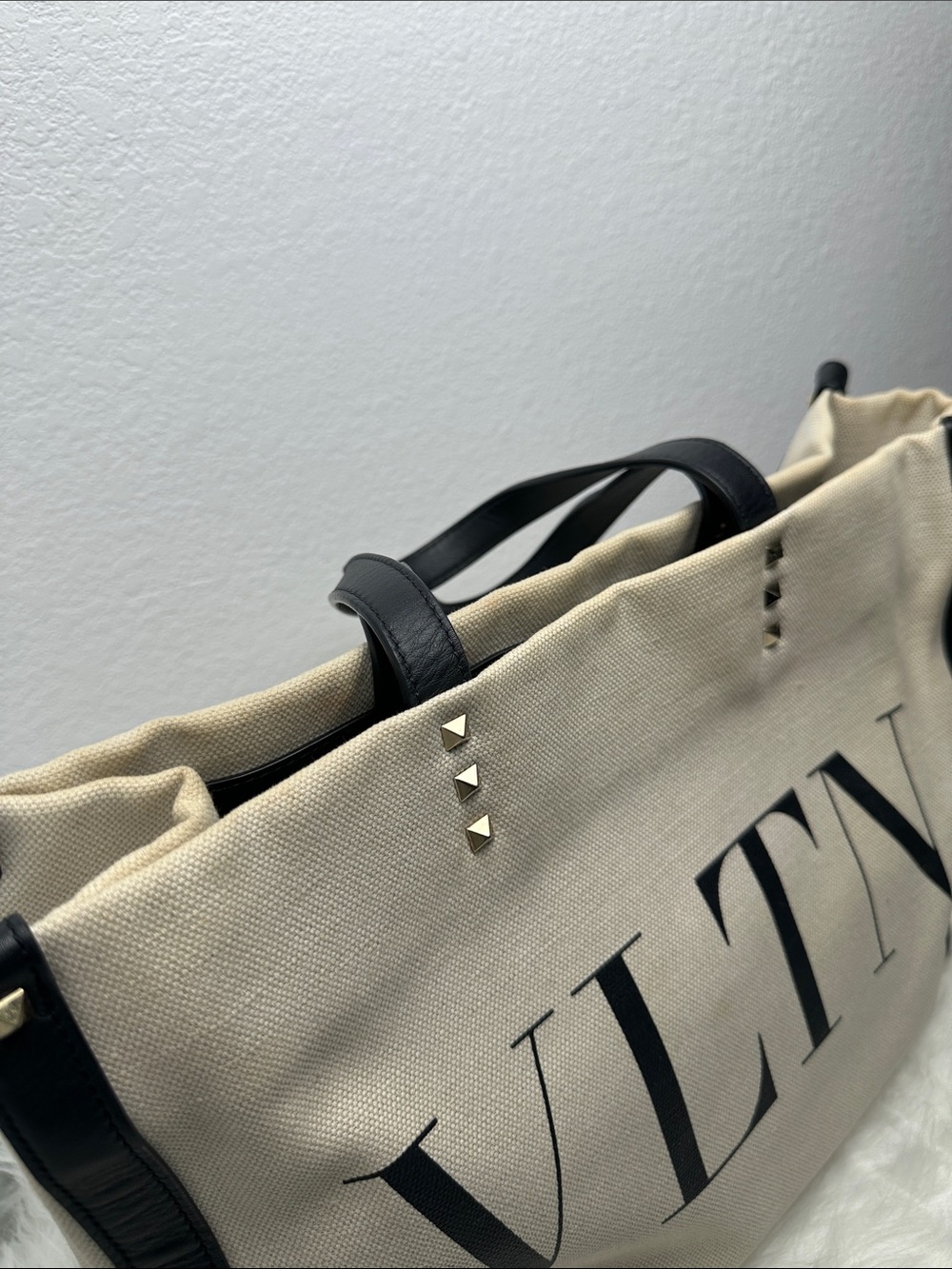 💯Authentic Valentino Garavani VLTN Canvas Tote Bag🍀 - Picture 15 of 15